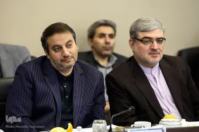 از راست مهدی قره‌شیخلو، رئیس مرکز امور قرآنی اوقاف و سیدمحمدجواد شوشتری، رئیس سازمان قرآنی دانشگاهیان در جلسه کمیسیون توسعه فعالیتهای تبلیغ و ترویج قرآن کریم