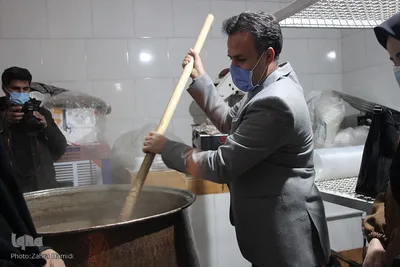 استقبال از شهید گمنام و پخت غذای نذری به همت مرکز نیکوکاری رسانه یاران خراسان‌جنوبی