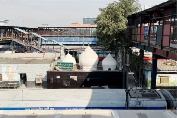 Yeni Delhi Demiryolu Geliştirme Projesi kapsamında 370 yıllık cami yıkılacak