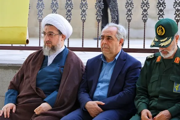 غبارروبی گلزار شهدا به مناسبت هفته دولت