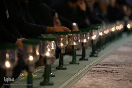 آیین سنتی شمع گردانی در حرم حضرت معصومه(س)