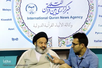 حجت الاسلام نواب مهمانان ایکنا در دومین روز نمایشگاه مطبوعات
