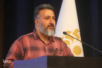 رونمایی کتاب «باغ‌های معلق»