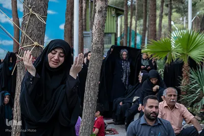 مراسم دعای عرفه در گلستان شهدای اصفهان