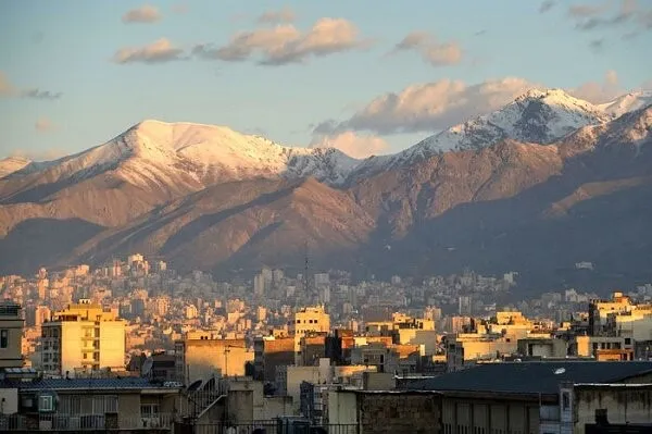 هوای تهران برای همه گروه‌های جامعه ناسالم شد