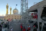 نجات دو نفر از زیر آوار در پی حمله هوایی به ساختمان اداری حسینیه اعظم زنجان
