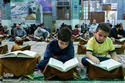 از افطار تا سحر با جلسات قرآنی شهر تهران ـ ۳ (حسینه کربلایی ها)