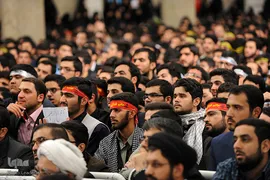 دیدار دانش‌آموزان و دانشجویان با رهبر انقلاب