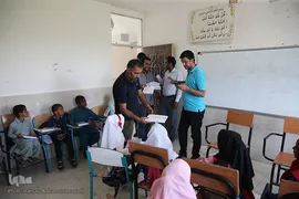 توزیع لوازم التحریر هم نمک در جازموریان