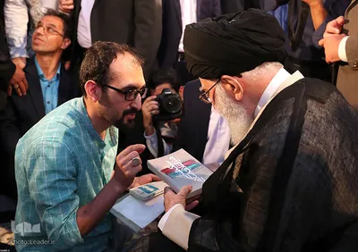 دیدار جمعی از شاعران و اهالی فرهنگ و ادب با رهبر انقلاب