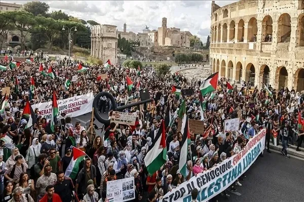 الآلاف يهتفون نصرة لفلسطين في إيطاليا
