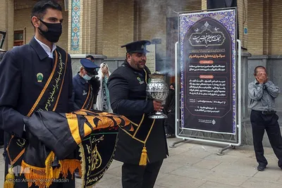 آیین تعویض پرچم گنبد آستان حضرت شاهچراغ (ع)‎‎