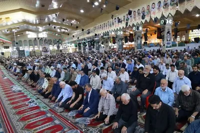 اقامه نماز جمعه ساری با امامت آیت الله محمد باقر لائینی