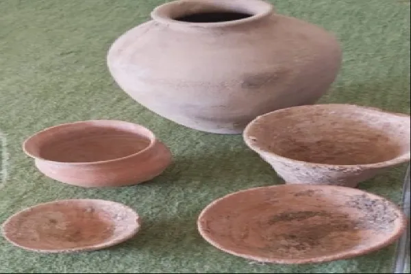 اهدای ۵ شی تاریخی به میراث فرهنگی کرمان