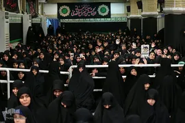 مراسم عزاداری شب عاشورای حسینی در حسینیه امام‌خمینی(ره)