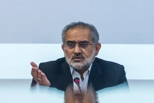 انقلاب اسلامی هیمنه شکست‌ناپذیری آمریکا را شکست
