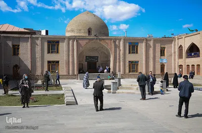 مراسم تحویل سال نو در آستان مقدس امامزاده سید حمزه(ع)‎ - تبریز