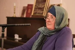 Pagkilala kay Aisha Bewley; Isang Muslim na Nagbalik-loob Sino Nagsalin ng Qur’an sa Ingles