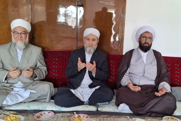 فعالیت مرکز اسلامی برپایه تحکیم وحدت و خدمات صادقانه است