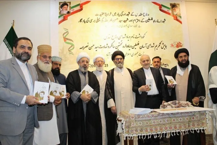 «د نصرالله مکتب» نومې کتاب اسلام‌آباد ته ورسېد