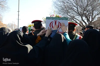 مراسم تشییع پیکر سه شهید گمنام در تبریز‎‎