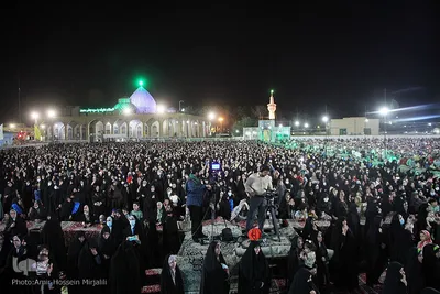 اجتماع بزرگ زیر سایه خورشید در امامزاده سید جعفر محمد(ع) یزد‎‎