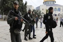 Hundreds of Zionist Settlers Storm Al-Aqsa Mosque