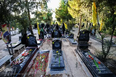ششم مهر ماه روز غبارروبی مزار شهدا 