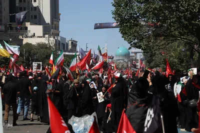 تشییع پیکر مطهر رهبر شهید در مشهد مقدس
