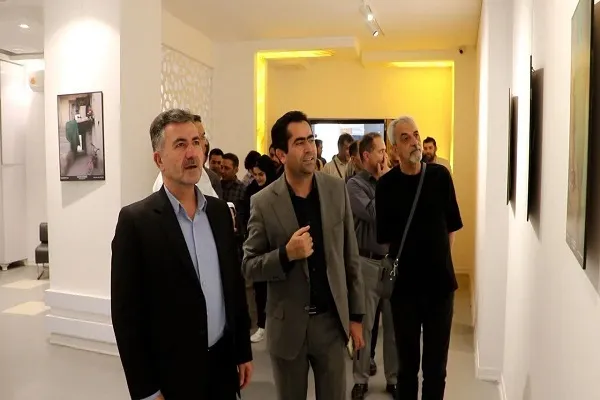 نمایشگاه عکس عاشورایی «گل گیران بیجار» در سنندج افتتاح شد