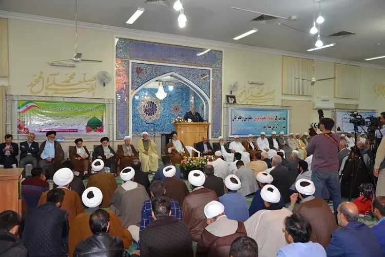 جوامع اسلامی با ایجاد وحدت رنگ خدایی پیدا می‌كنند