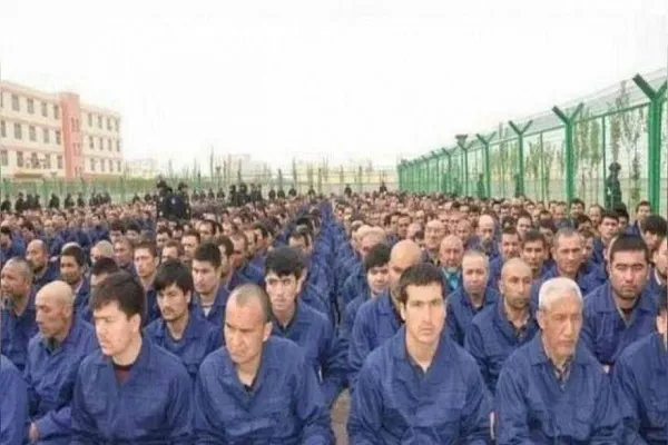Çin ülkedeki Müslüman azınlığı toplama kamplarına koyuyor