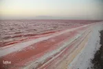 دریاچه نمک حوض سلطان به رنگ سرخ
