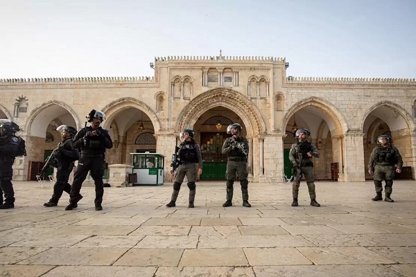 الاحتلال يغلق أبواب المسجد الأقصى بذريعة تدريبات عسكرية الاحتلال يغلق أبواب المسجد الأقصى بذريعة تدريبات عسكرية