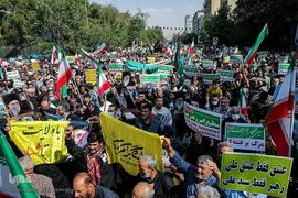 راهپیمایی مردم تهران در اعتراض به اغتشاشات اخیر