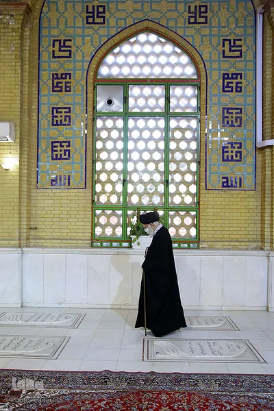 حضور رهبر انقلاب اسلامی در مرقد امام خمینی(ره) و گلزار شهدا