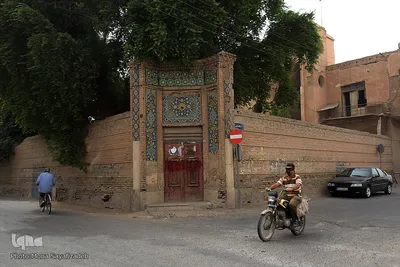 خاک به جای باران آمد