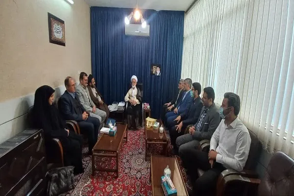 دیدار هیئت‌رئیسه دانشگاه صنعتی استان مرکزی با آیت‌الله دری نجف‌آبادی