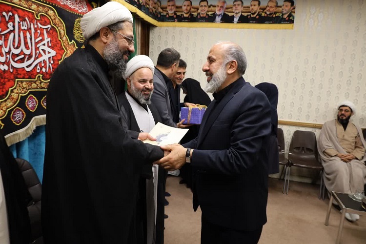 تجلیل از استاد پیشکسوت قرآنی همدان