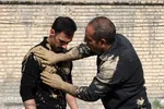 آیین «گل‌مالی» صبح عاشورا در فولادشهر اصفهان