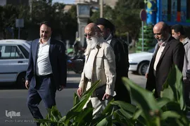 مجسمه علامه امینی در میدان الغدیر تهران
