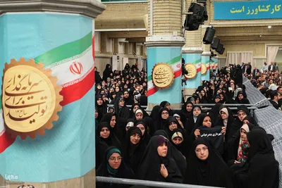 دیدار هزاران نفر از کارگران سراسر کشور با رهبر معظم انقلاب