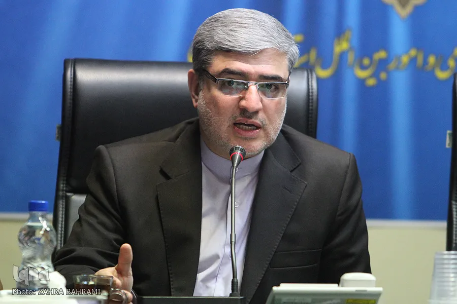 نگاه مسئولان به قرآن تشریفاتی است