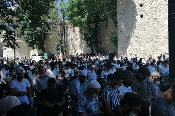 ردود فعل عالمية على أول صلاة جمعة بآيا صوفيا بعد 86 عاماً
