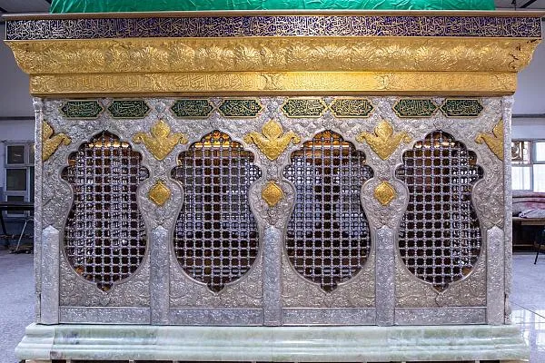 ضریح جدید حرم حضرت زینب (س) رونمایی می‌شود + عکس