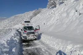 عملیات امدادرسانی اورژانس کردستان به مادران باردار در مناطق صعب العبور روستایی