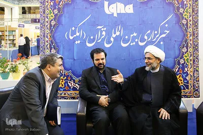 حضور حجت‌الاسلام حمید محمدی؛ دبیر شورای توسعه فرهنگ قرآنی کشور و محمدحسین محمدزاده؛ مدیر شبکه قرآن و معارف سیما در غرفه خبرگزاری ایکنا 
