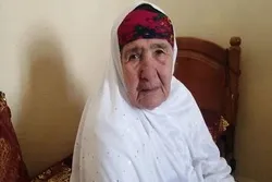 Alte algerische Dame und Menschenleben mit dem Koran + Video