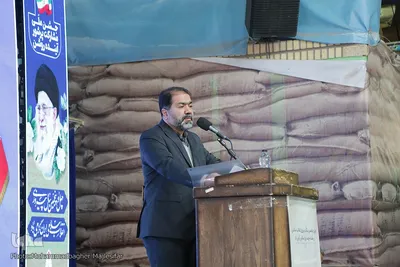 مراسم آغاز دهه فجر و سالروز ورود امام (ره) به میهن اسلامی در اصفهان