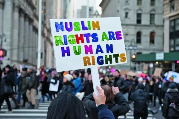 “Un Imam de California fue agredido y un grupo musulmanes por los derechos civiles insta a una investigación sobre los delitos de odio”